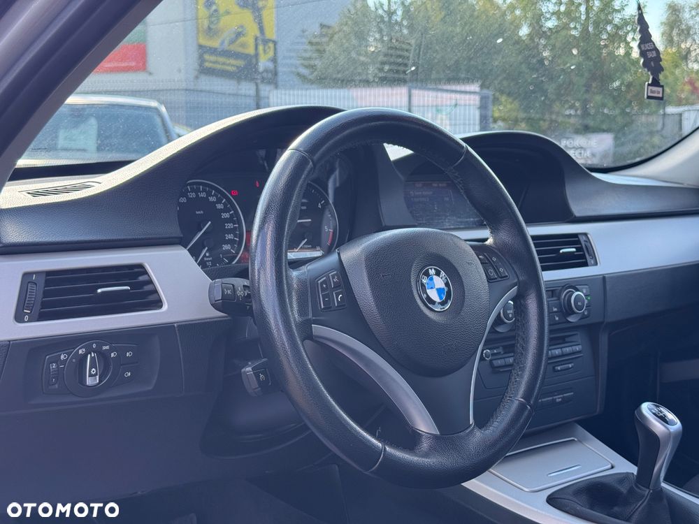 BMW Seria 3 318d Sport Line - 13