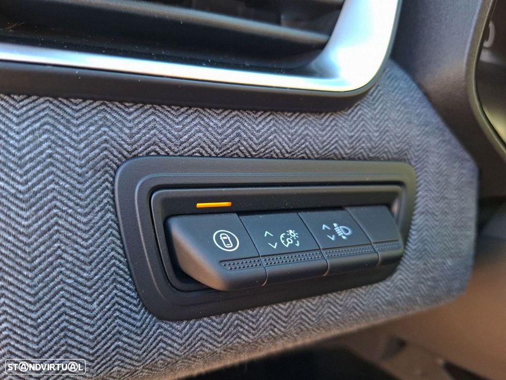 Renault Clio 1.0 TCe Techno Bi-Fuel - 21