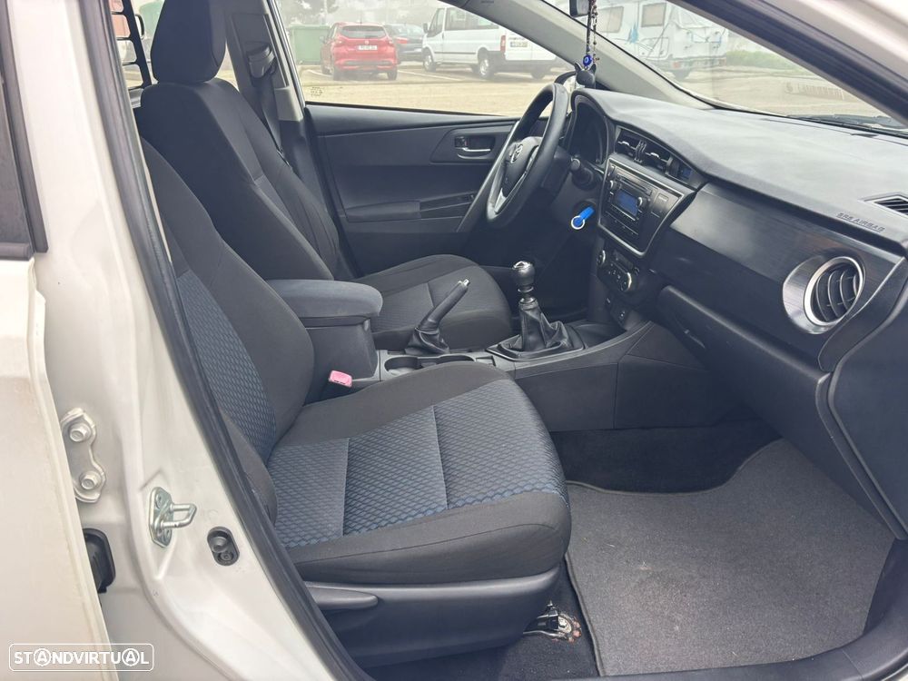 Toyota Auris 1.4 D-4D +AC - 7