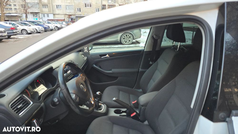 Volkswagen Jetta 1.2 TSI Trendline - 10