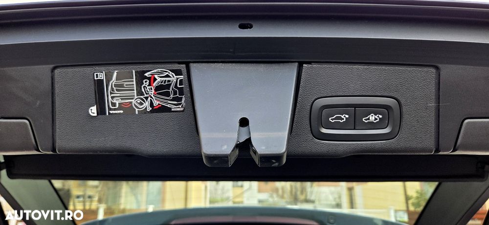 Volvo XC 60 B4 MHEV AT8 AWD Inscription - 12