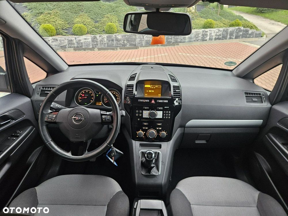 Opel Zafira - 23