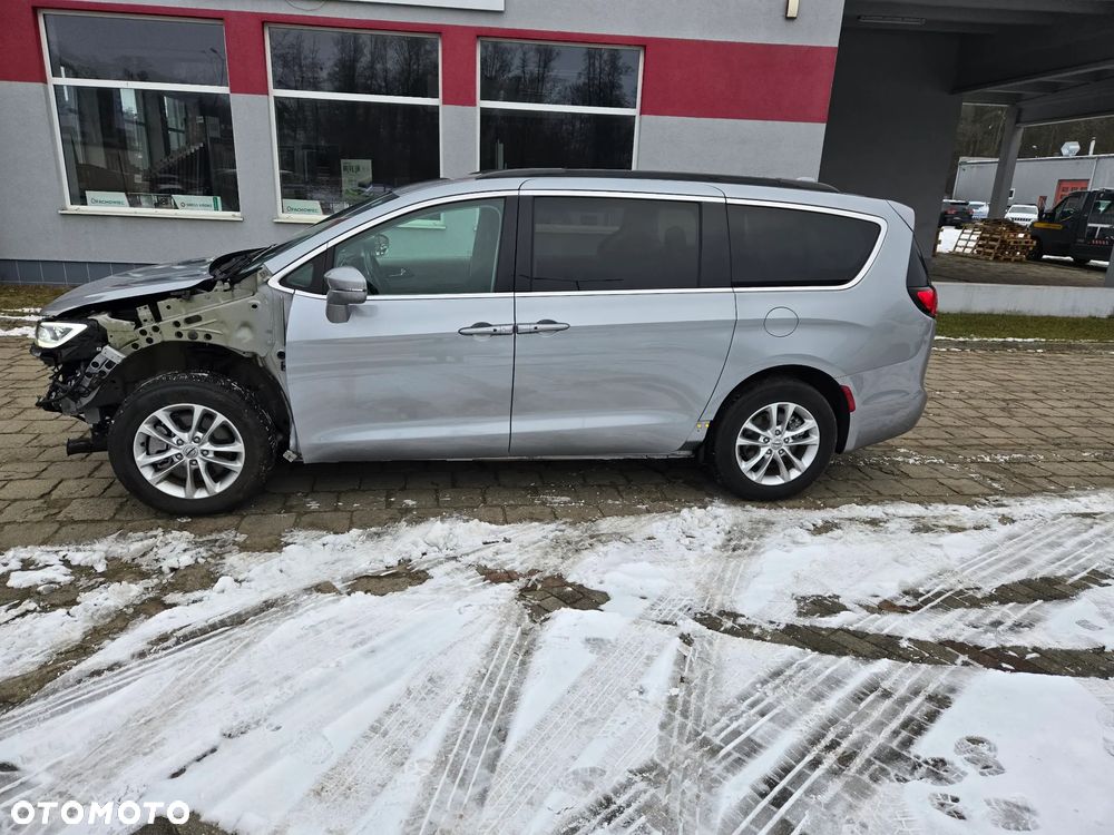 Chrysler Pacifica - 9