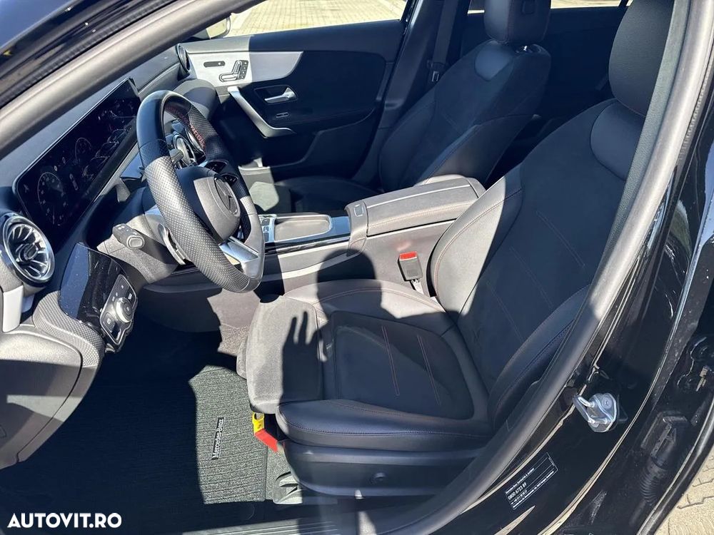 Mercedes-Benz A 220 4MATIC MHEV 8G-DCT - 11