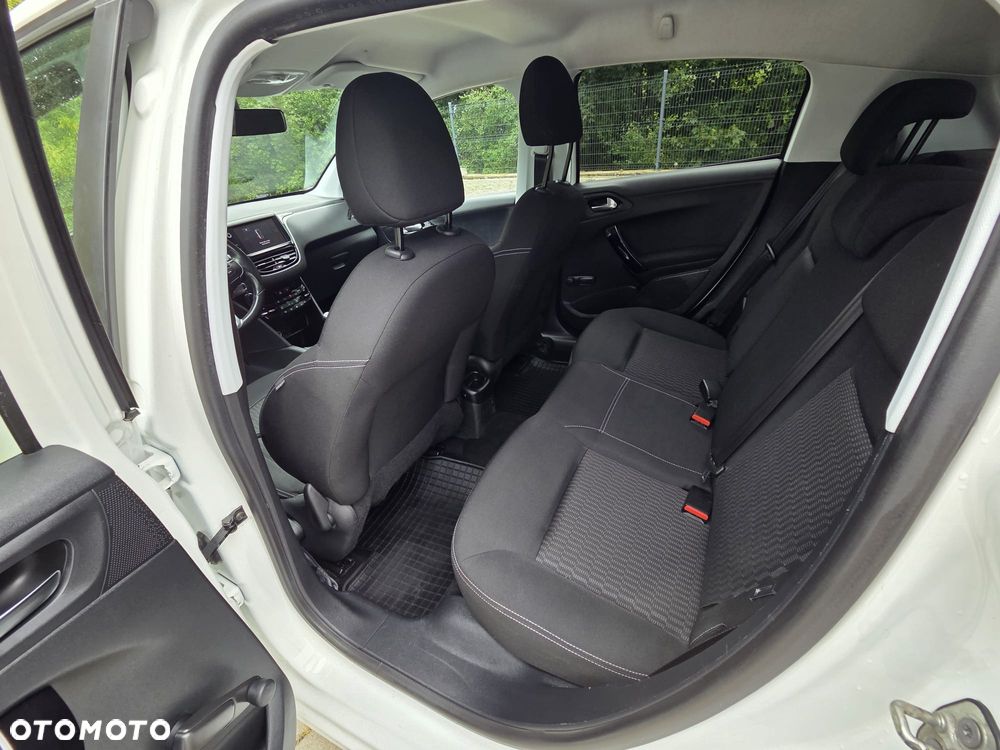 Peugeot 208 1.6 BlueHDi Active S&S - 6