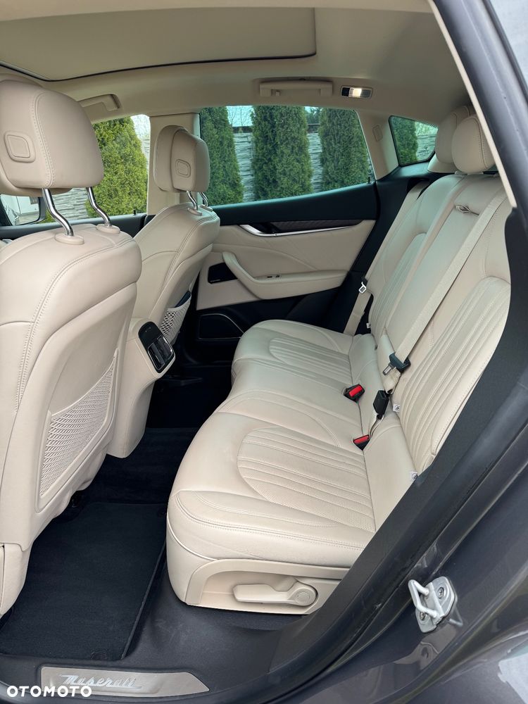 Maserati Levante S Granlusso - 4