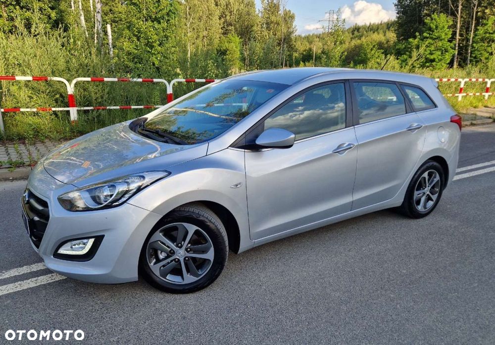 Hyundai i30 blue Kombi 1.6 GDi YES Silver - 3