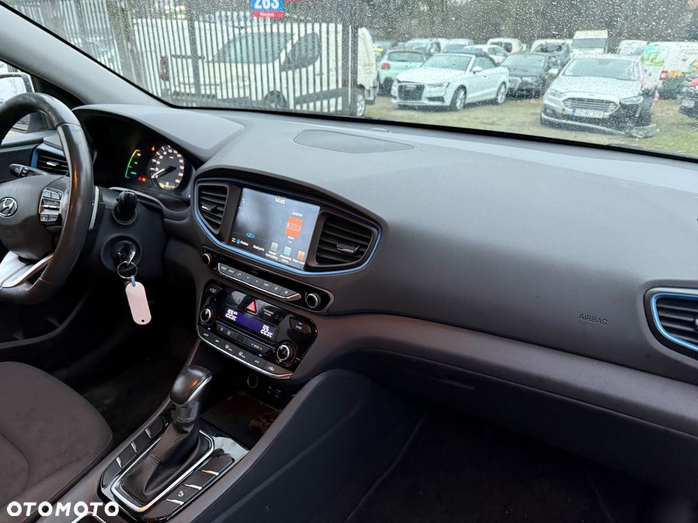 Hyundai IONIQ Hybrid Premium - 29