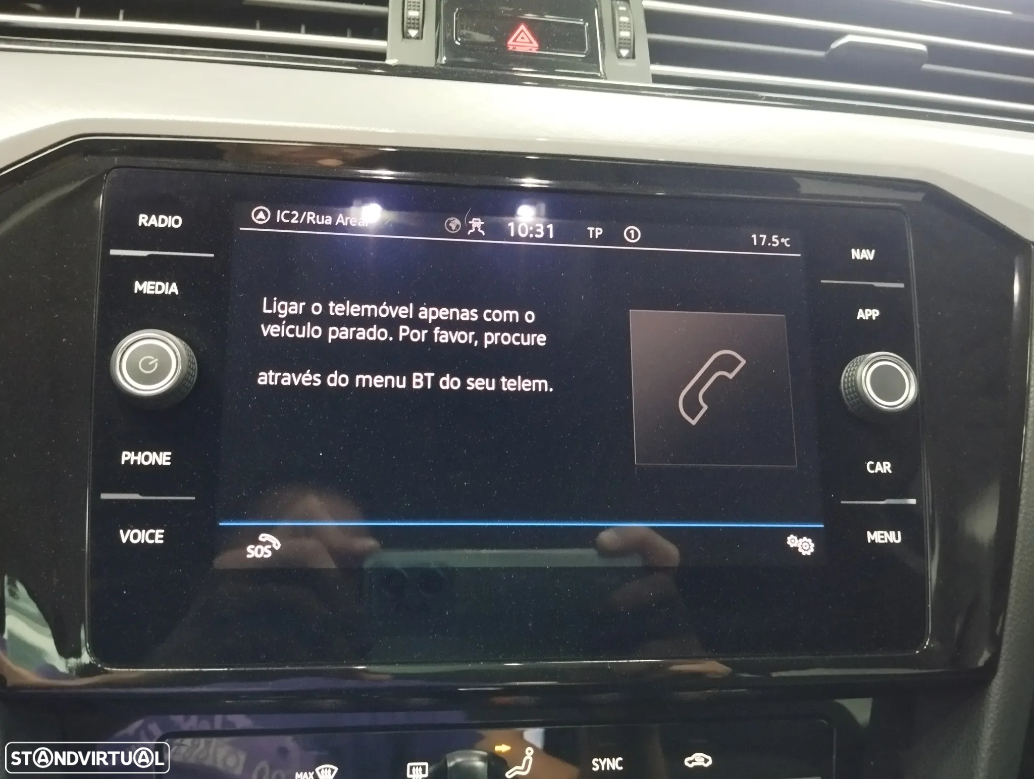 VW Passat Variant 2.0 TDi Business DSG - 26