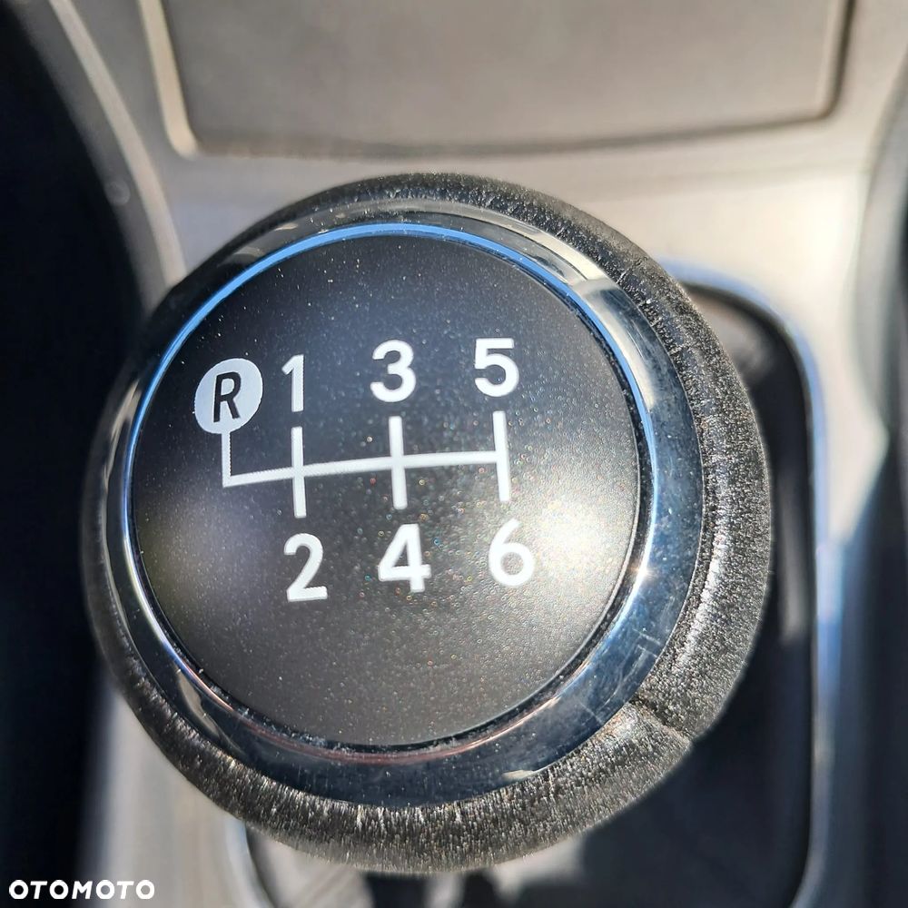 Toyota Avensis 2.0 D-4D Premium - 9