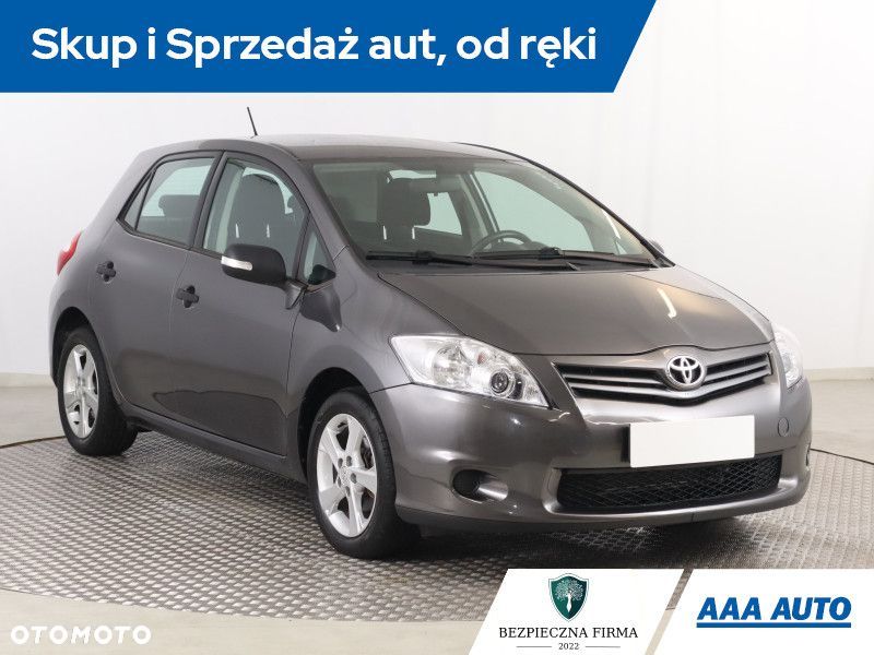 Toyota Auris - 2