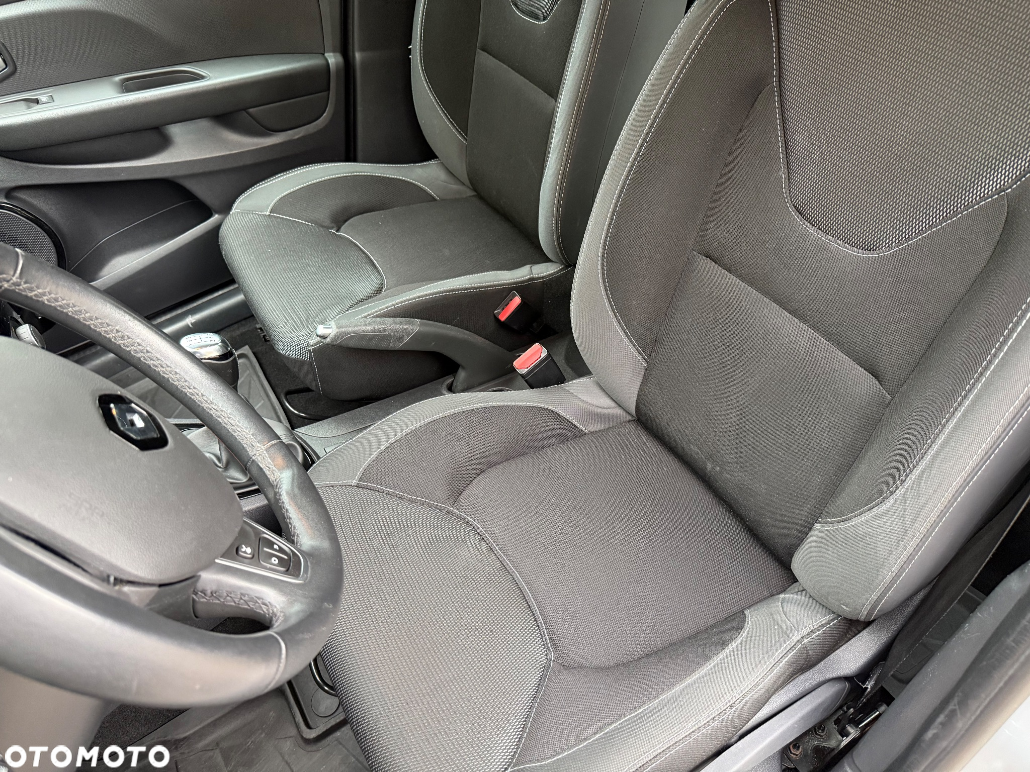 Renault Clio (Energy) TCe 90 Start & Stop INTENS - 13