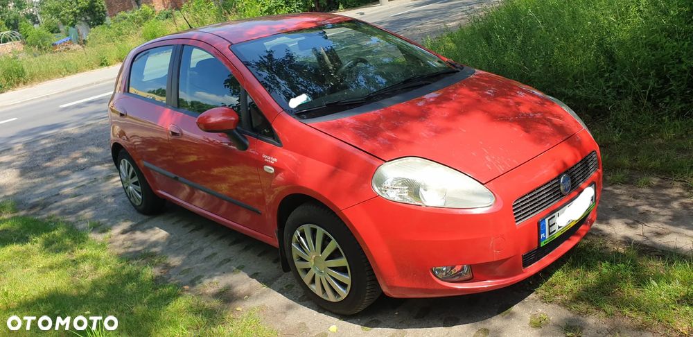 Fiat Grande Punto Actual 1.4 8V Estiva Blue&Me - 19