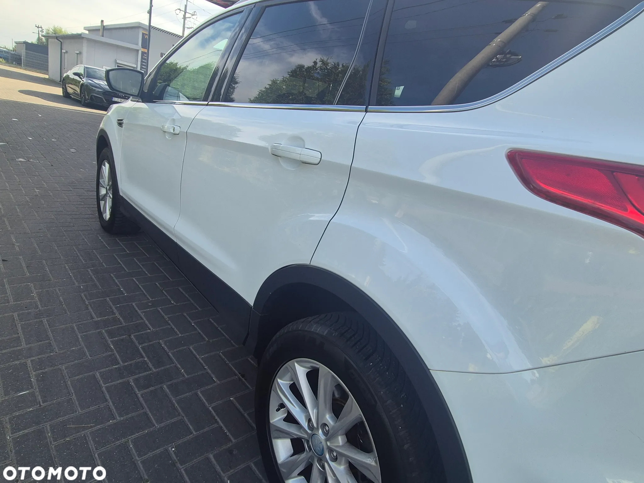 Ford Kuga 2.0 TDCi 2x4 Titanium - 22