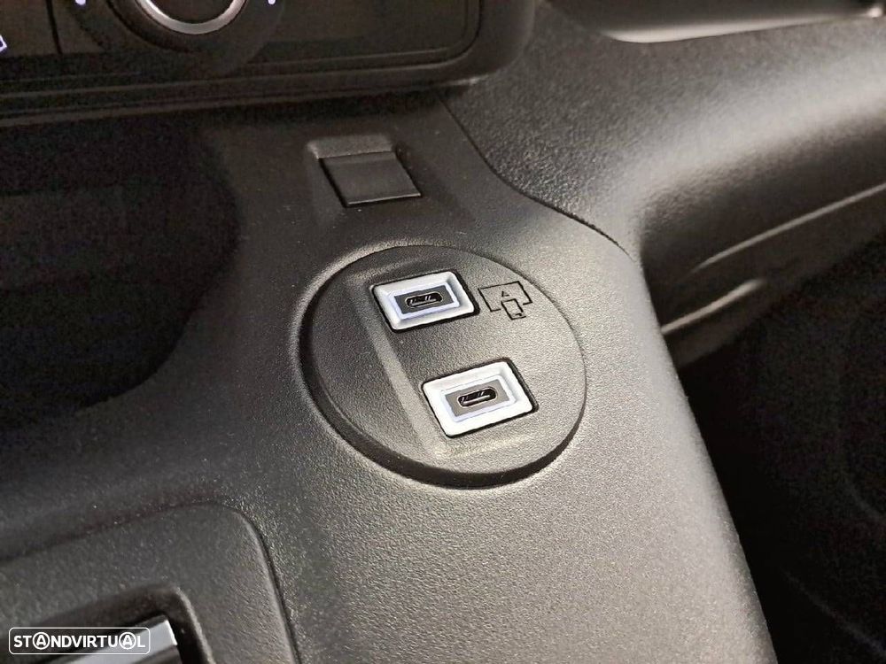 Peugeot ePartner 3 136 cv Bateria 50 kWh XL - 25
