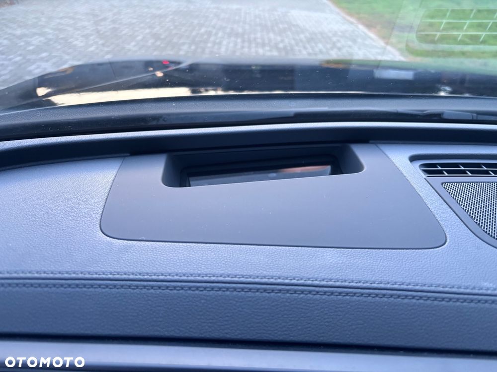 Volkswagen Passat 2.0 TDI SCR 4Mot Style DSG - 29
