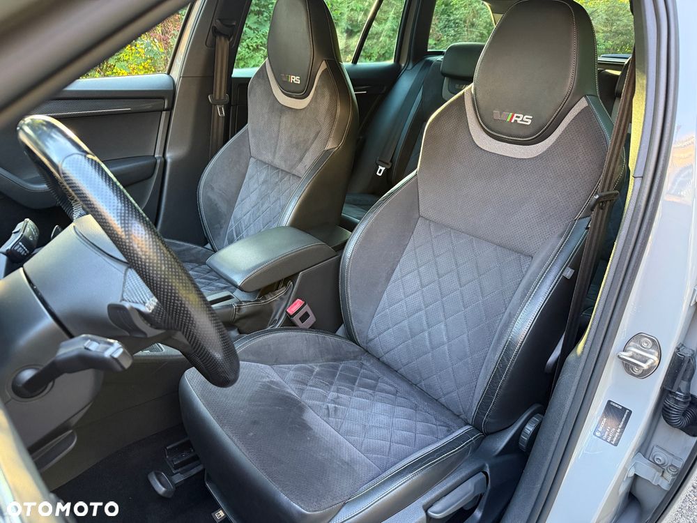 Skoda Octavia 2.0 TDI 4x4 DSG RS - 23