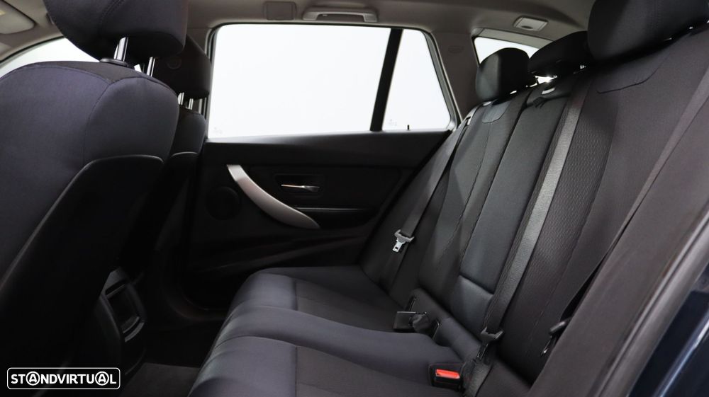 BMW 318 d Touring Auto - 19