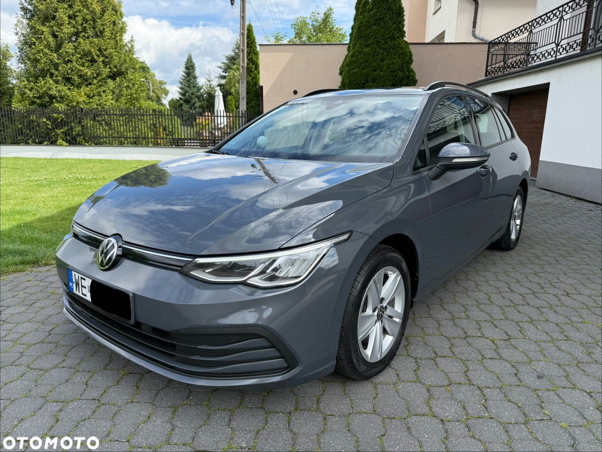 Volkswagen Golf - 1