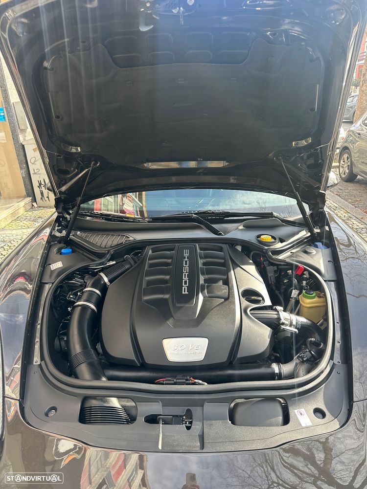 Porsche Panamera Platinum Edition - 8