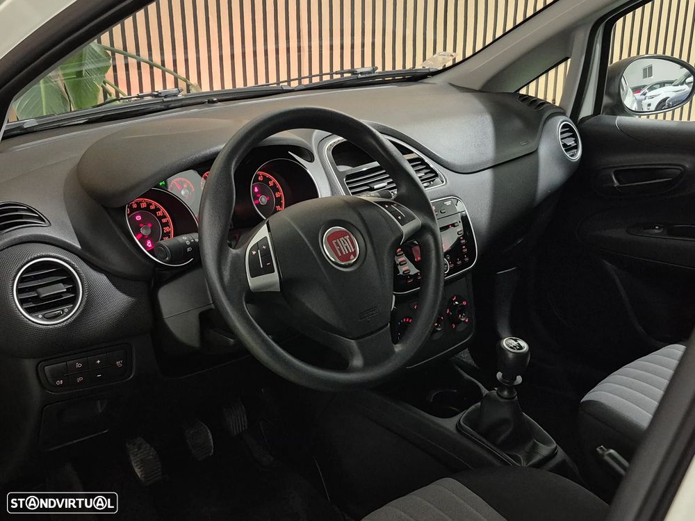 Fiat Punto 1.2 Lounge S&S - 19