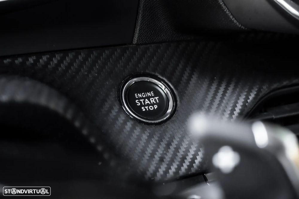 Peugeot 2008 1.5 BlueHDi Allure EAT8 - 24