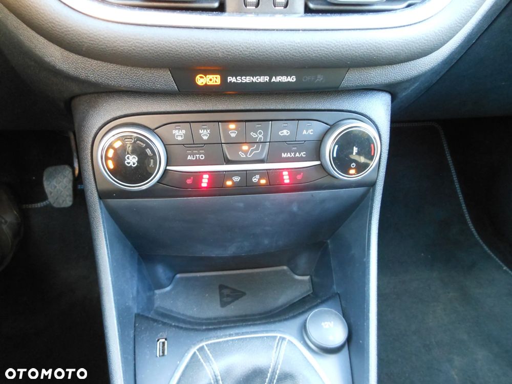 Ford Fiesta 1.0 EcoBoost Hybrid S&S TITANIUM - 14