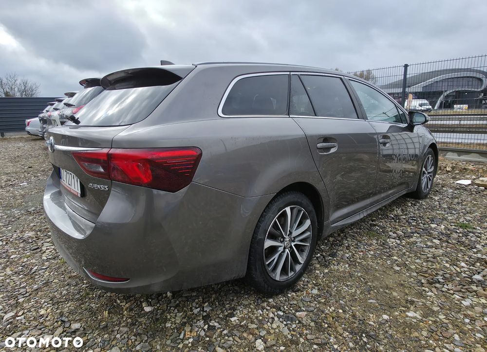 Toyota Avensis - 6