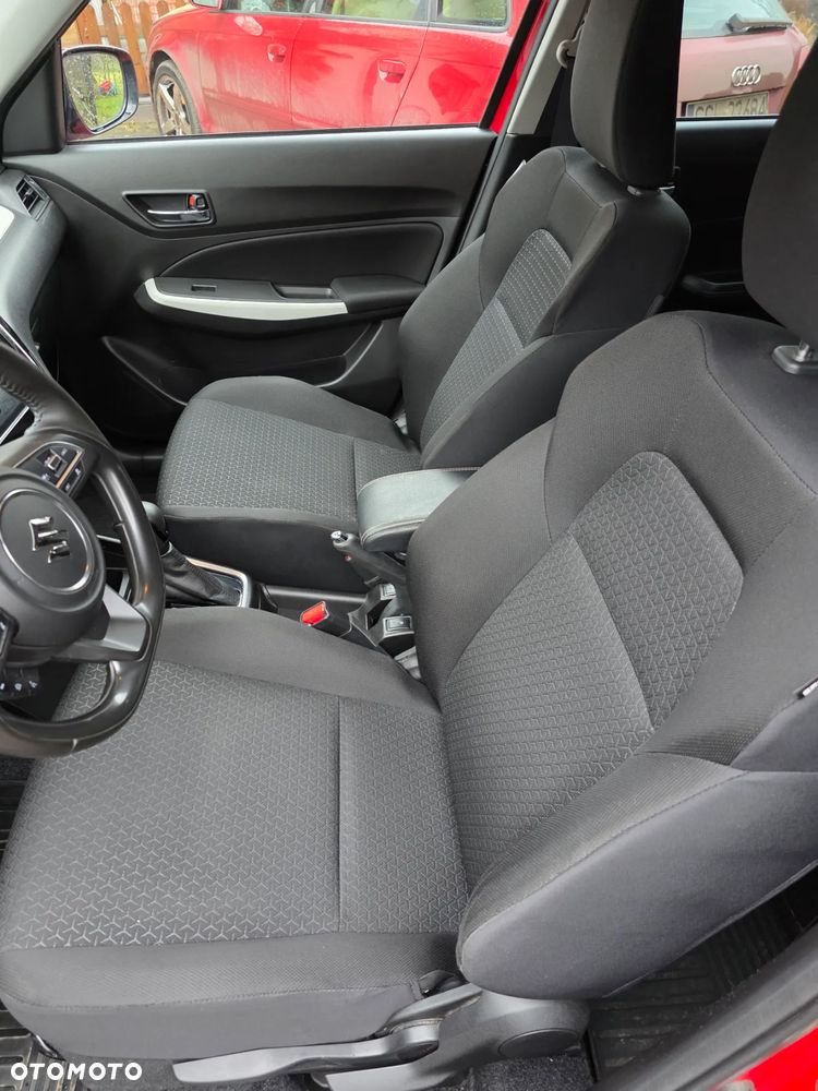 Suzuki Swift 1.2 Dualjet SHVS Premium CVT - 13