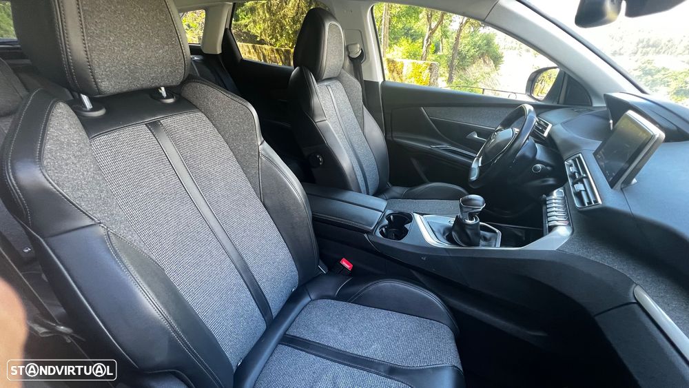 Peugeot 3008 PureTech 130 Stop & Start GPF Allure Pack - 14