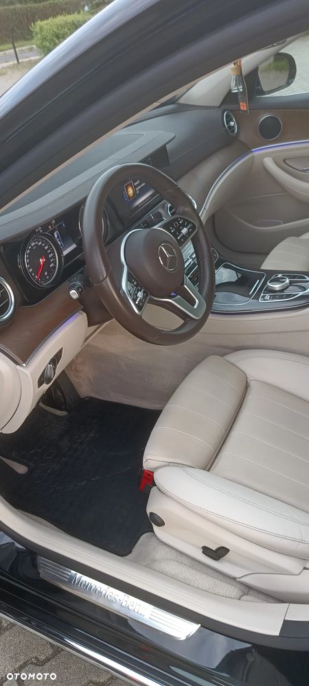 Mercedes-Benz Klasa E 300 d 9G-TRONIC - 15