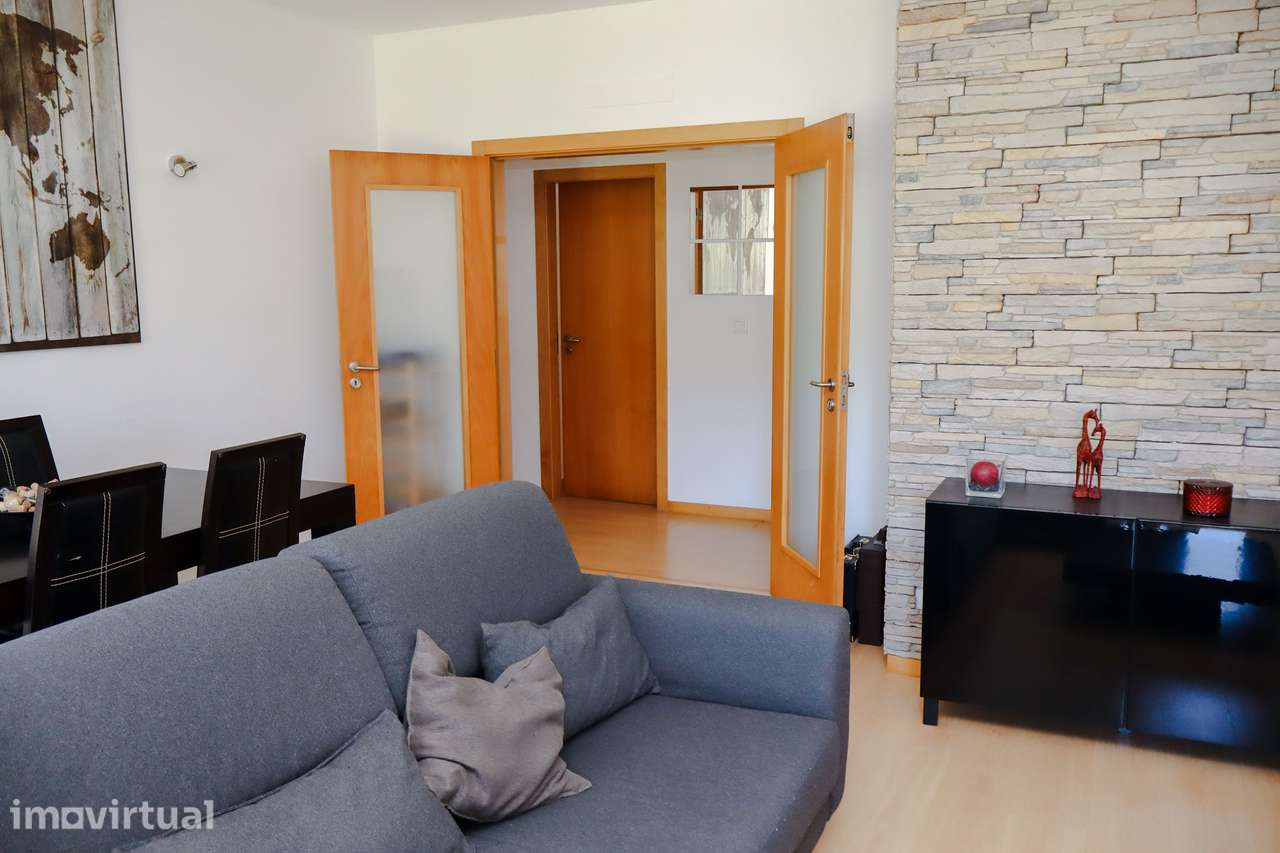Apartamento T3 com garagem dupla em zona tranquila de Caneças - Grande imagem: 5/18