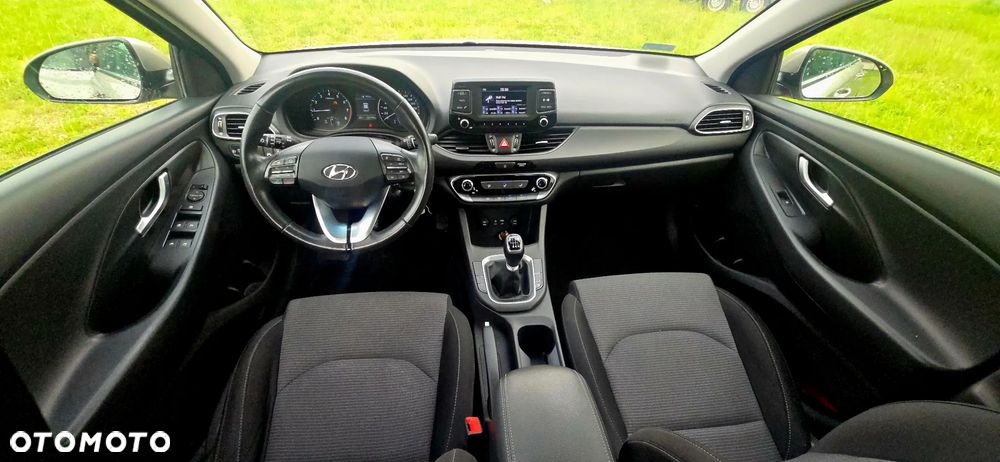 Hyundai i30 1.4 Premiere Comfort - 24