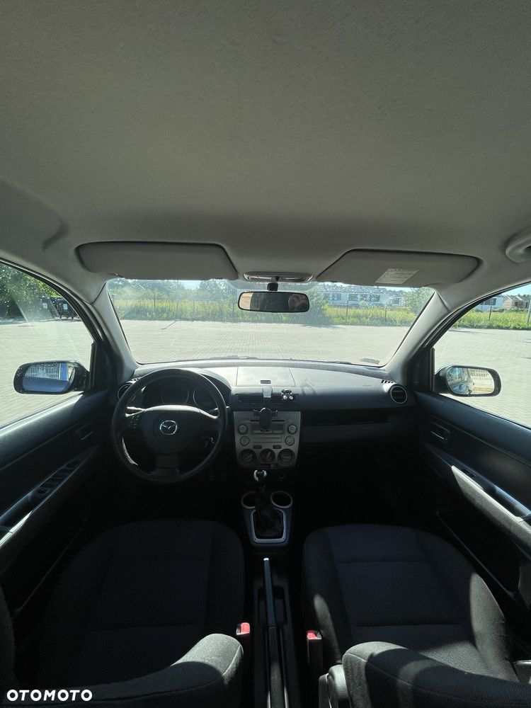 Mazda 2 - 8
