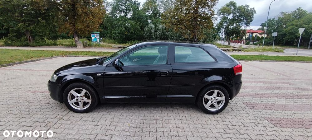 Audi A3 3-drzwiowe 2.0 FSI Ambition - 2