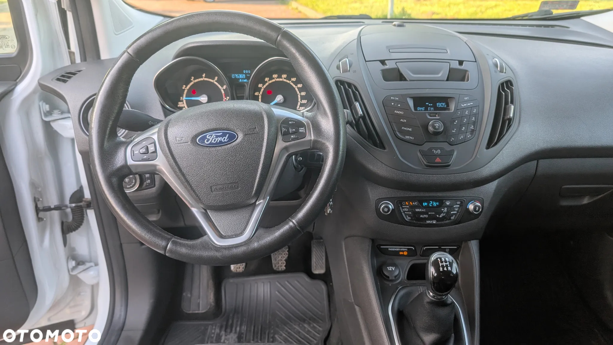 Ford Tourneo Courier 1.0 EcoBoost Titanium - 18