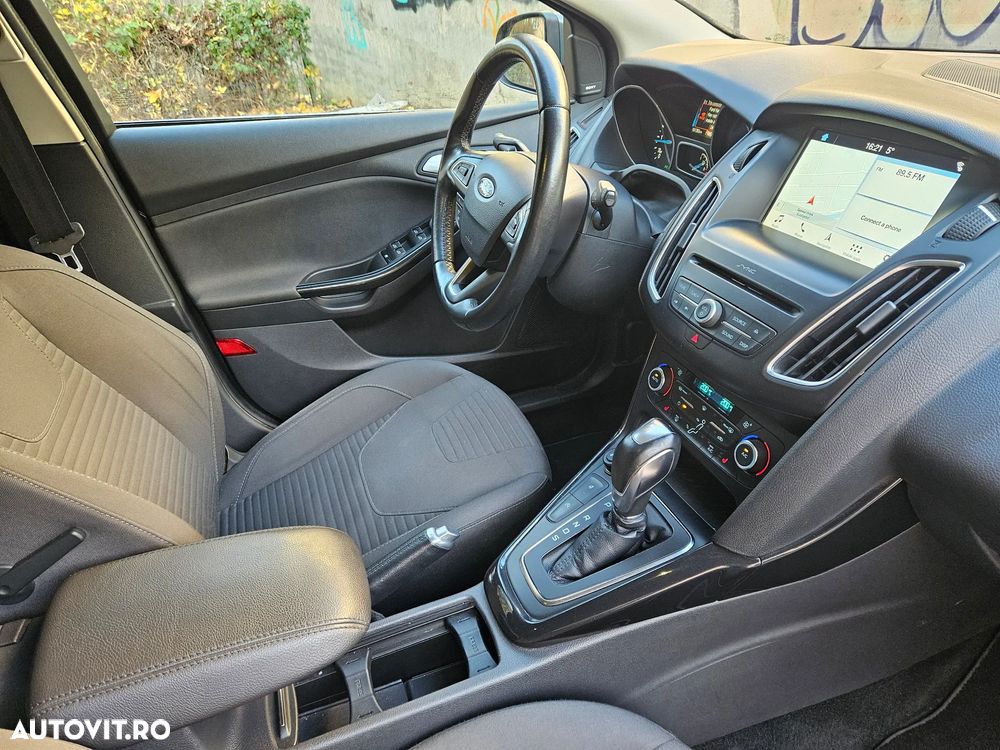 Ford Focus 1.5 TDCi Powershift Titanium - 11