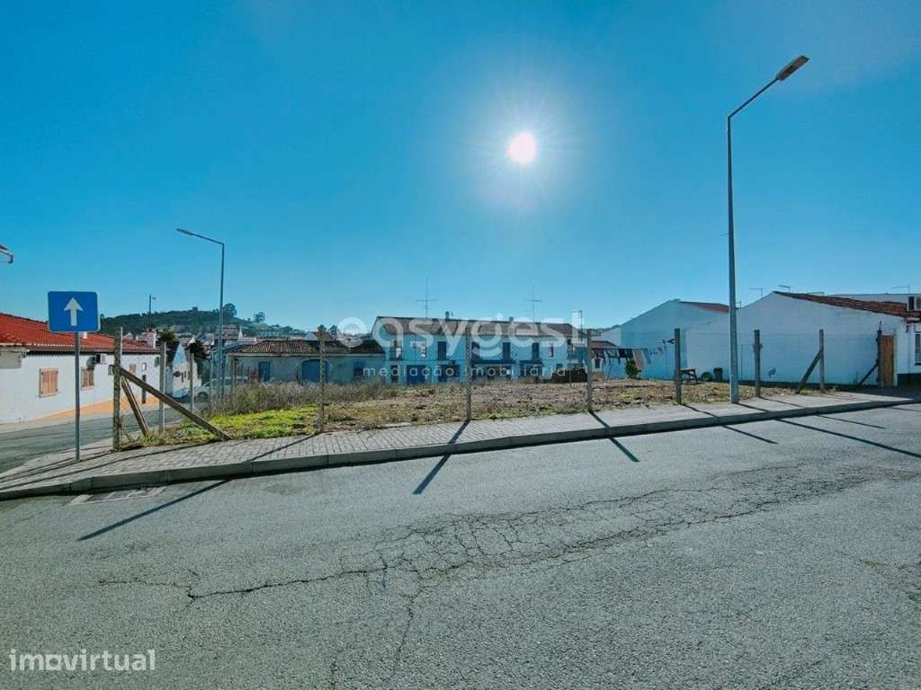 Moradias e Terrenos Urbanos em Zona Privilegiada da vila de Aljustrel - Grande imagem: 3/12