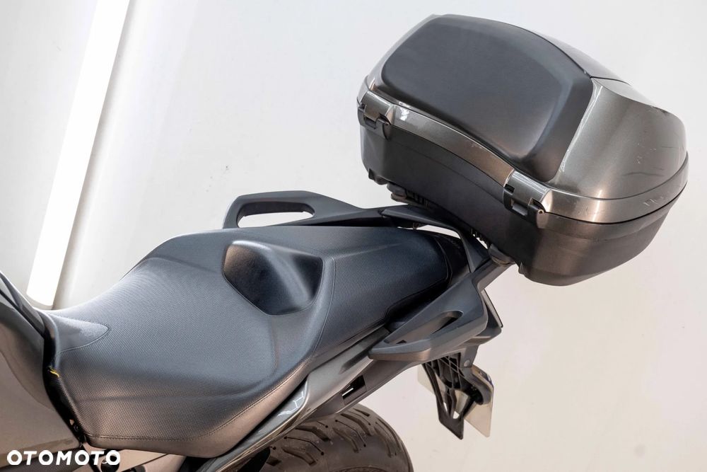 Honda VFR - 23