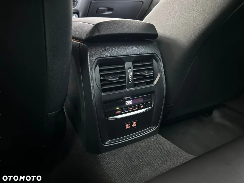 BMW Seria 3 318i M Sport - 32