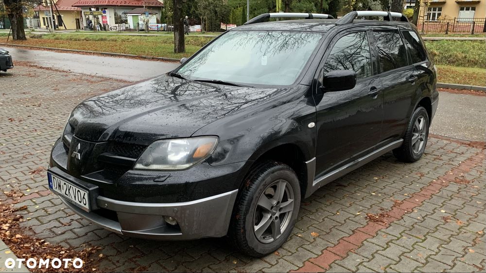 Mitsubishi Outlander - 1