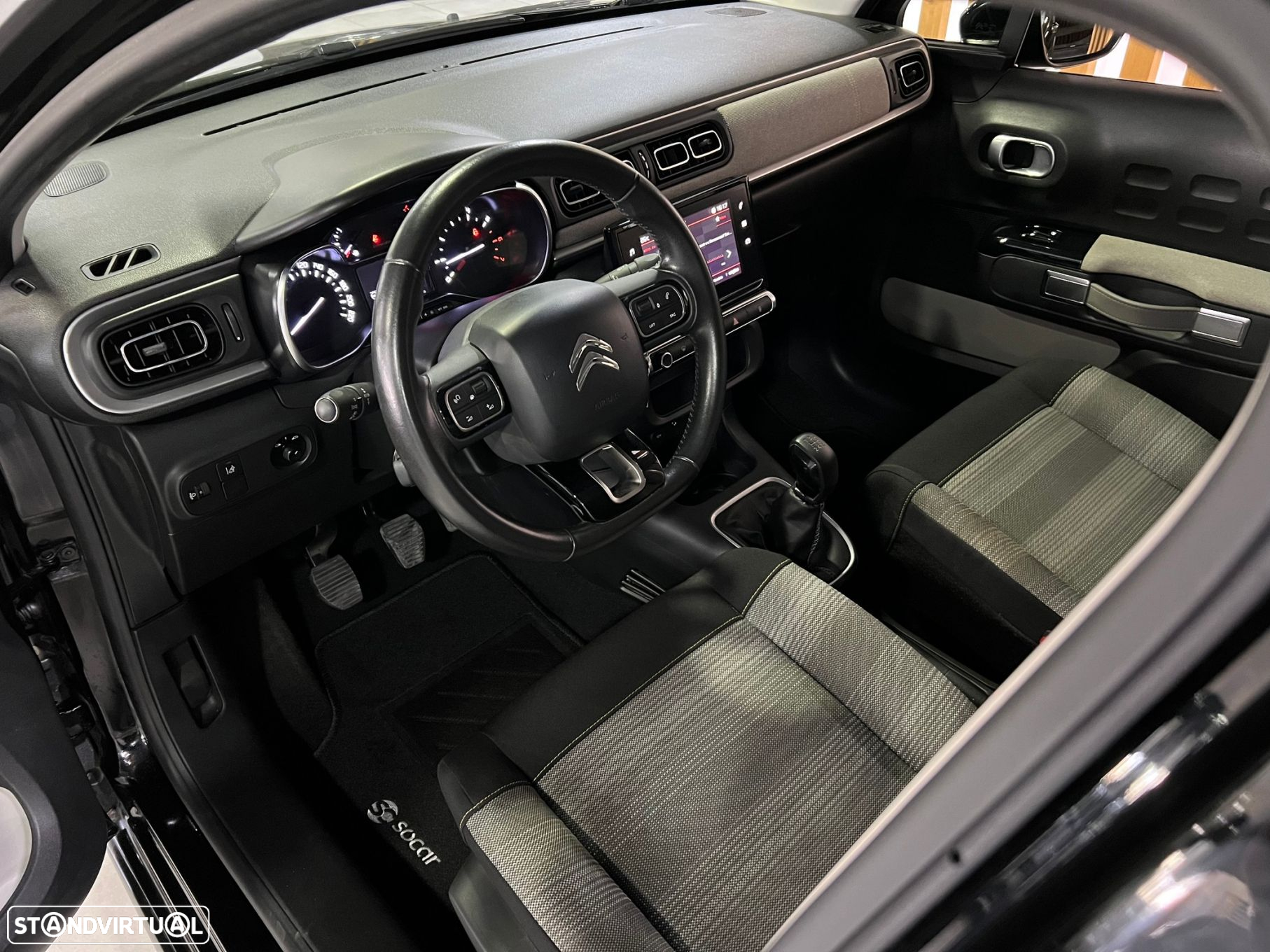Citroën C3 1.2 PureTech Shine - 17