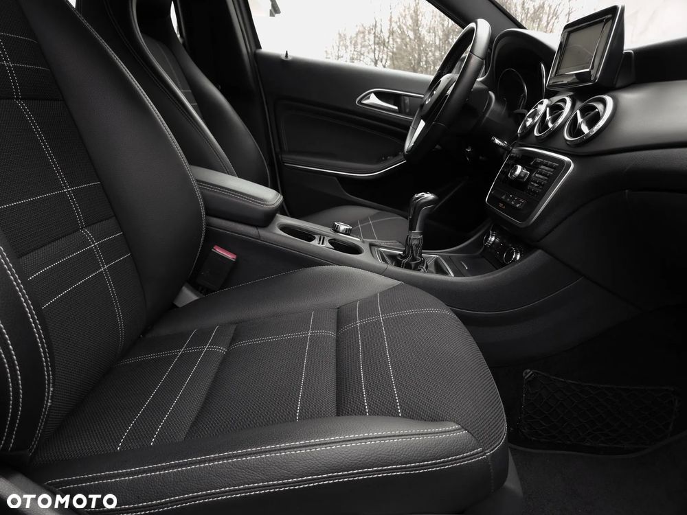 Mercedes-Benz GLA 200 - 19