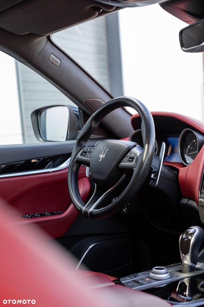 Maserati Levante S Granlusso - 19