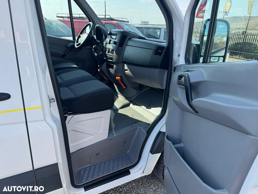 Volkswagen CRAFTER - 8