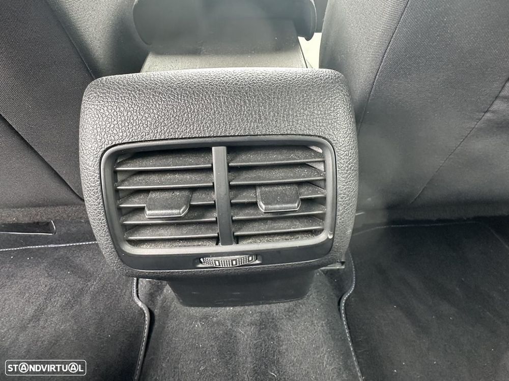 VW e-Golf AC/DC - 34