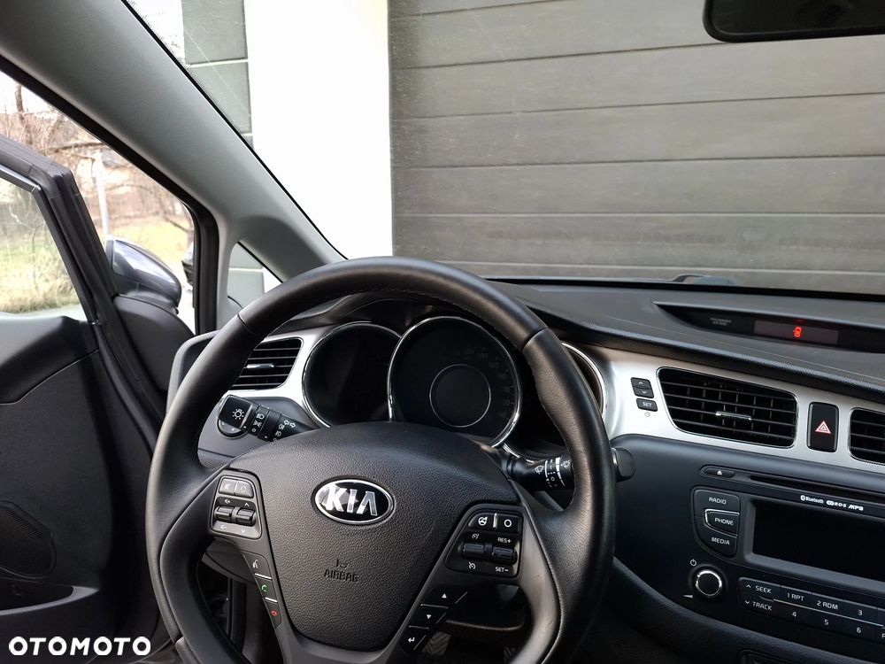 Kia Ceed 1.6 GDI ISG Platinum Edition - 8