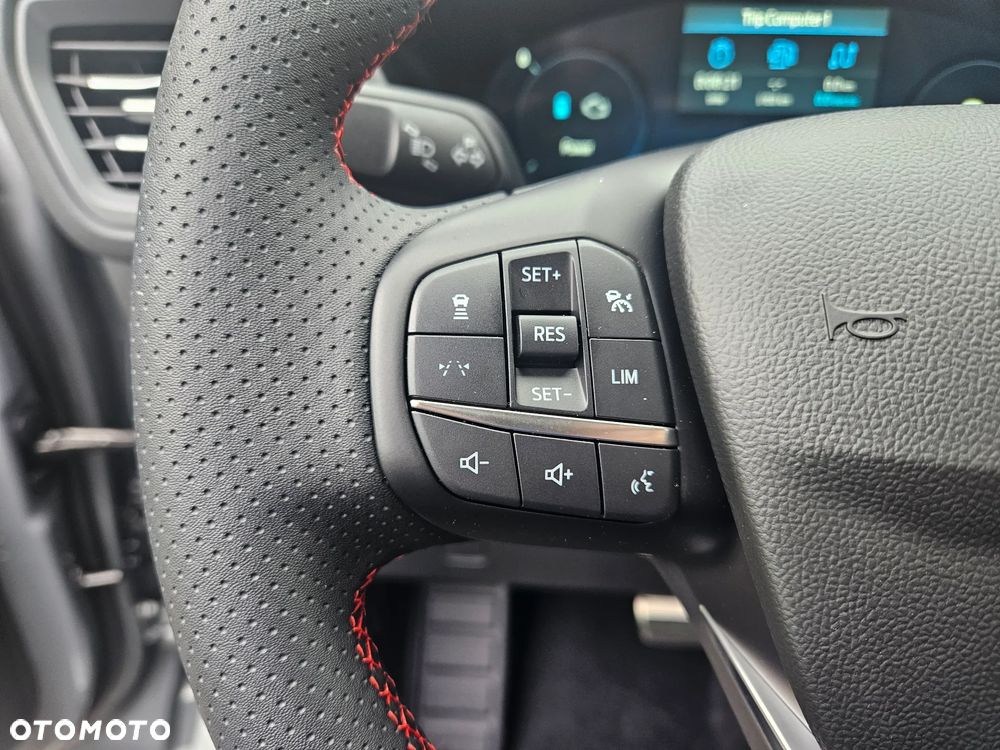 Ford Kuga - 30