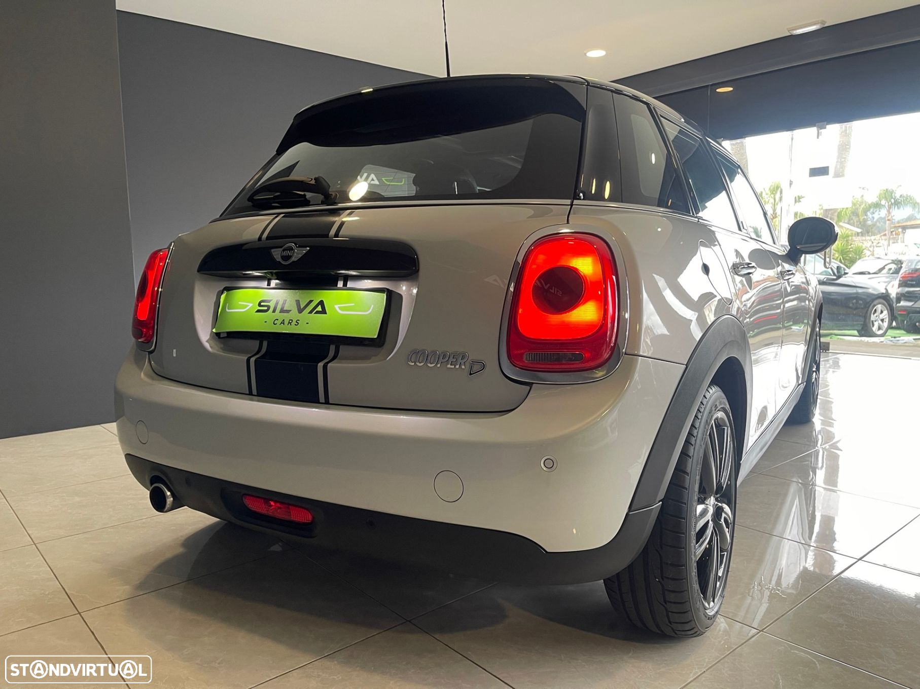 MINI 5 Portas Cooper D Aut. Seven - 7