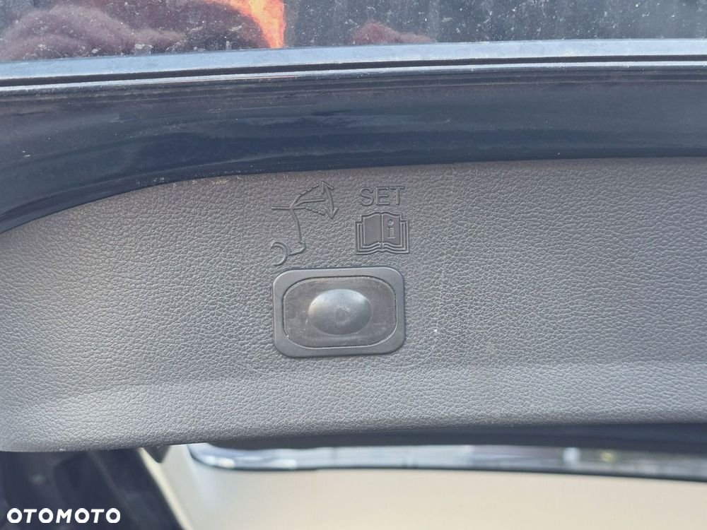 Ford Kuga - 32